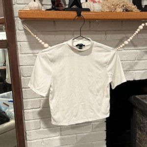 Forever 21 Short Sleeve Crop Mock Turtle Neck | Size M